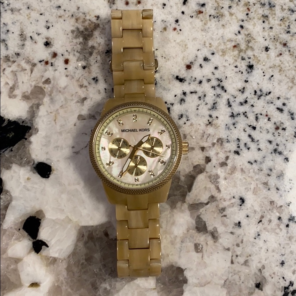 ✨ Michael Kors watch ✨